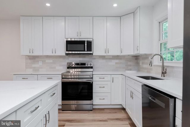 12703 LOCKLEVEN LN, Woodbridge, VA 22192