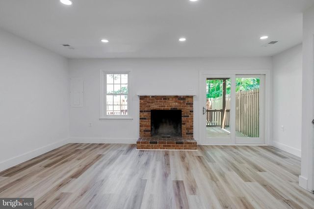 12703 LOCKLEVEN LN, Woodbridge, VA 22192
