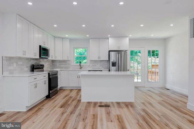 12703 LOCKLEVEN LN, Woodbridge, VA 22192