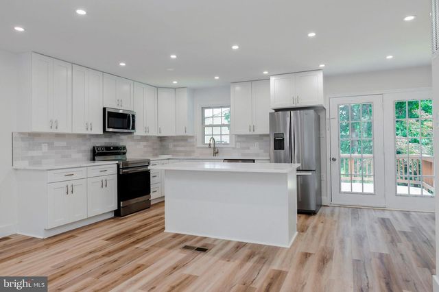 12703 LOCKLEVEN LN, Woodbridge, VA 22192