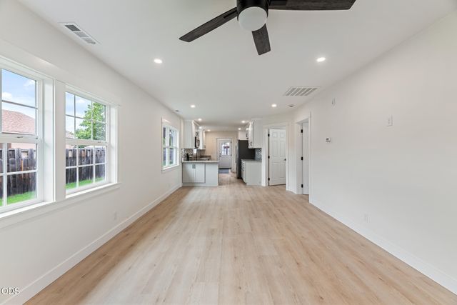 524 Berrydale Avenue, Medford, OR 97501