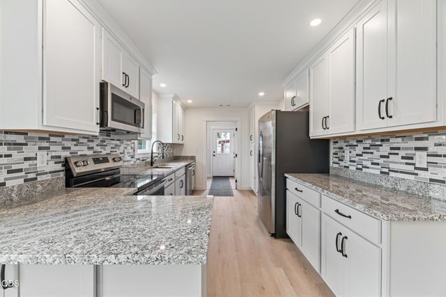 524 Berrydale Avenue, Medford, OR 97501