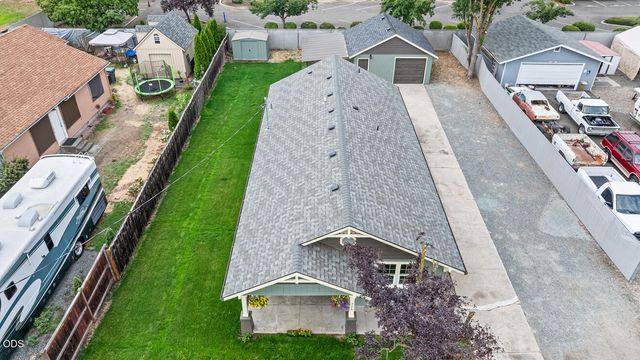 524 Berrydale Avenue, Medford, OR 97501