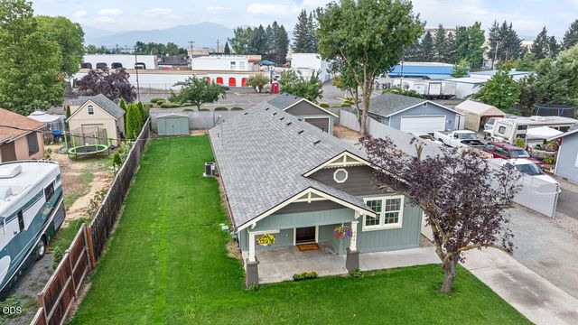 524 Berrydale Avenue, Medford, OR 97501