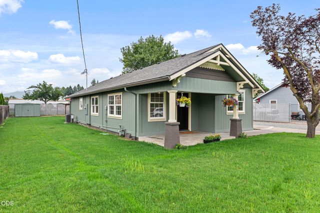 524 Berrydale Avenue, Medford, OR 97501