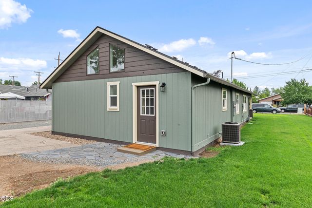 524 Berrydale Avenue, Medford, OR 97501
