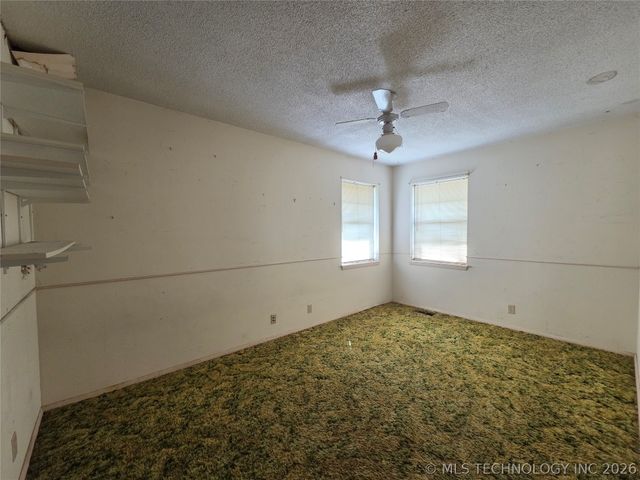 620 CHOCTAW S Avenue, Claremore, OK 74017