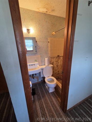 620 CHOCTAW S Avenue, Claremore, OK 74017