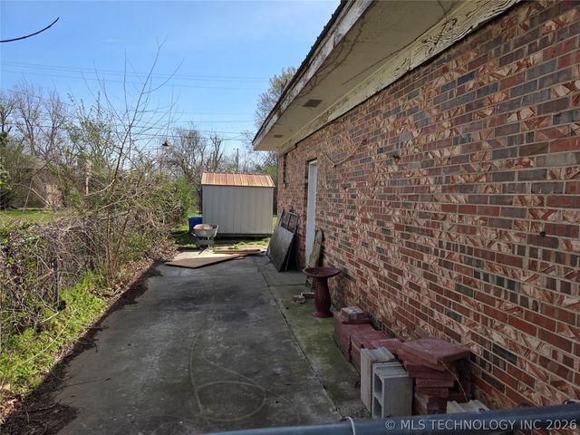 620 CHOCTAW S Avenue, Claremore, OK 74017