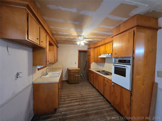 620 CHOCTAW S Avenue, Claremore, OK 74017