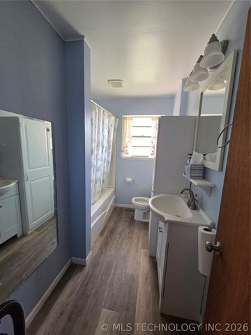 620 CHOCTAW S Avenue, Claremore, OK 74017