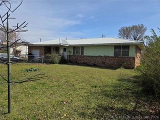 620 CHOCTAW S Avenue, Claremore, OK 74017
