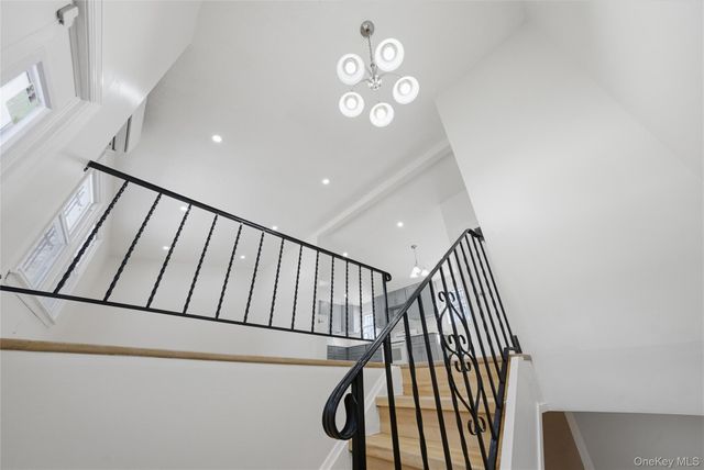 1510 Crotona Park East E, Bronx, NY 10460