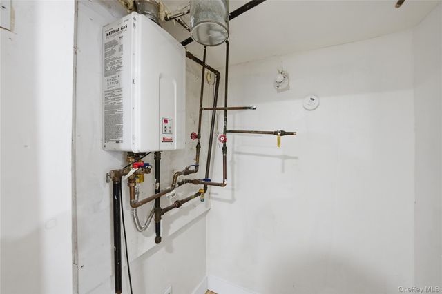 1510 Crotona Park East E, Bronx, NY 10460