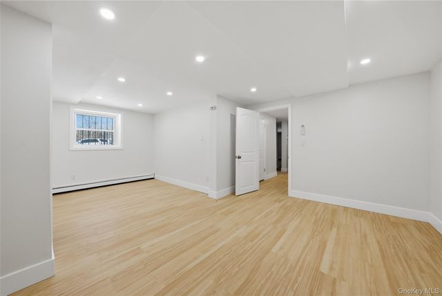 1510 Crotona Park East E, Bronx, NY 10460