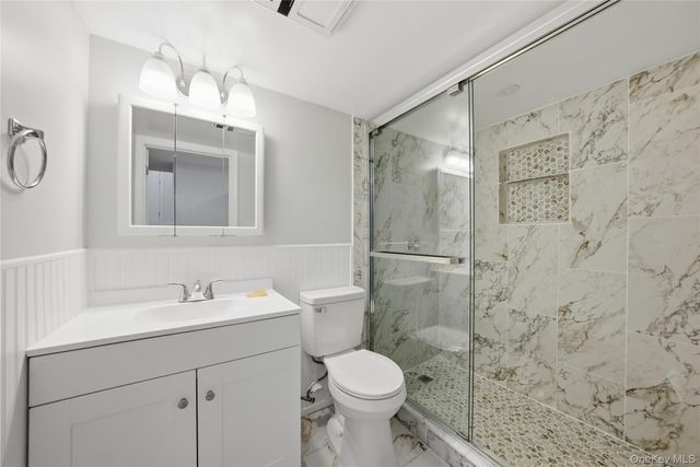 1510 Crotona Park East E, Bronx, NY 10460