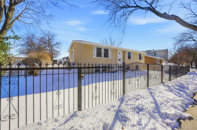 1510 Crotona Park East E, Bronx, NY 10460