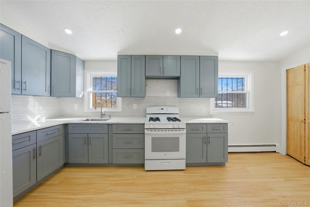 1510 Crotona Park East E, Bronx, NY 10460