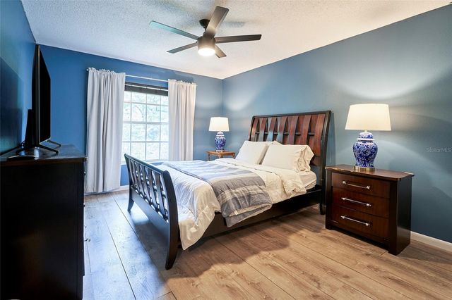 11905 LAKEMIST CIRCLE 74, Temple Terrace, FL 33617