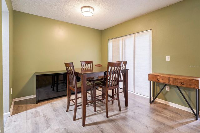 11905 LAKEMIST CIRCLE 74, Temple Terrace, FL 33617