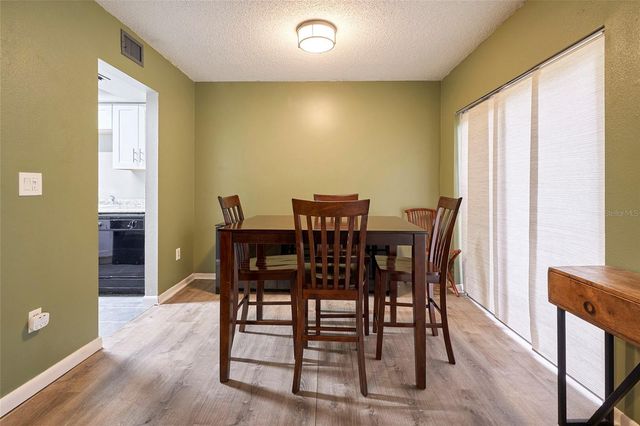 11905 LAKEMIST CIRCLE 74, Temple Terrace, FL 33617