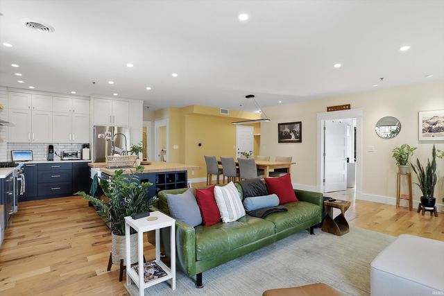 500 N Walnut St Apt 301, Bloomington, IN 47404