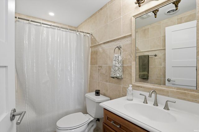 500 N Walnut St Apt 301, Bloomington, IN 47404