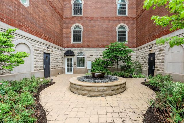 500 N Walnut St Apt 301, Bloomington, IN 47404