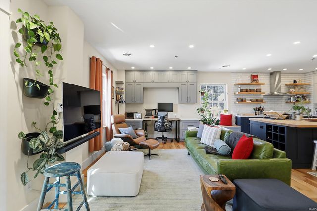 500 N Walnut St Apt 301, Bloomington, IN 47404