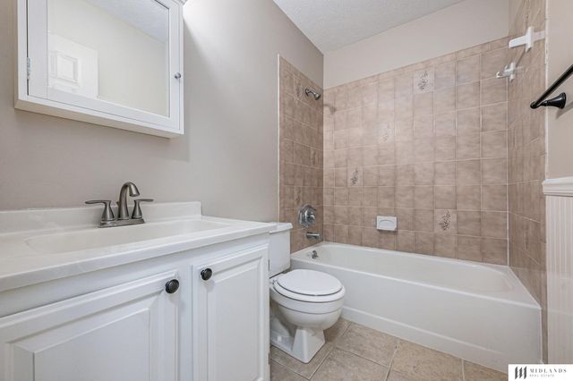 3105 Mirror Circle, Bellevue, NE 68123