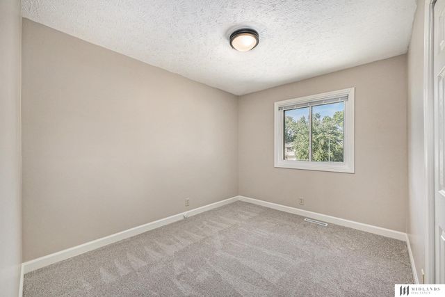 3105 Mirror Circle, Bellevue, NE 68123