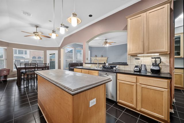 701 Boone Trail, Mansfield, TX 76063