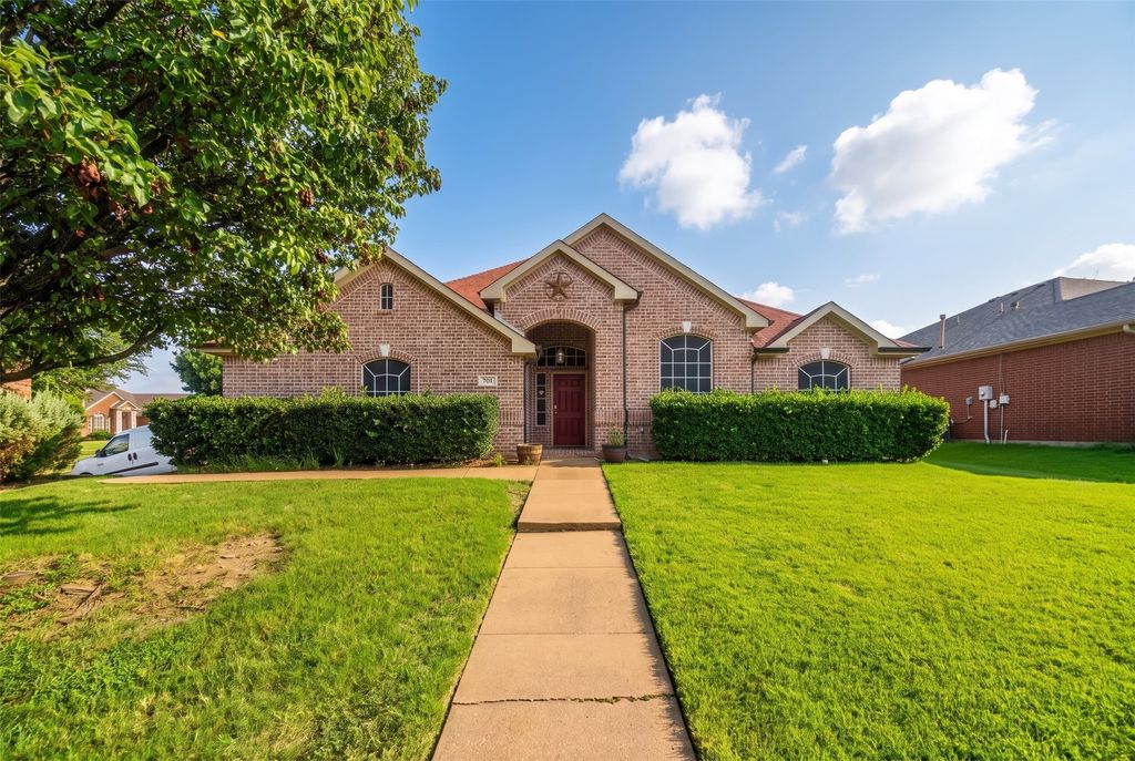 701 Boone Trail, Mansfield, TX 76063