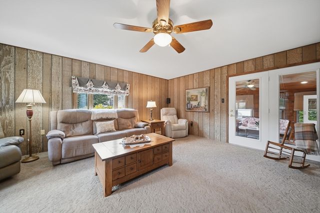 8 Otis Avenue, Salem, NH 03079