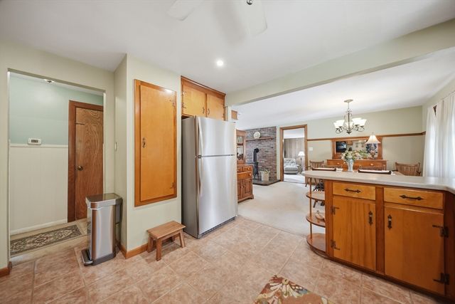 8 Otis Avenue, Salem, NH 03079