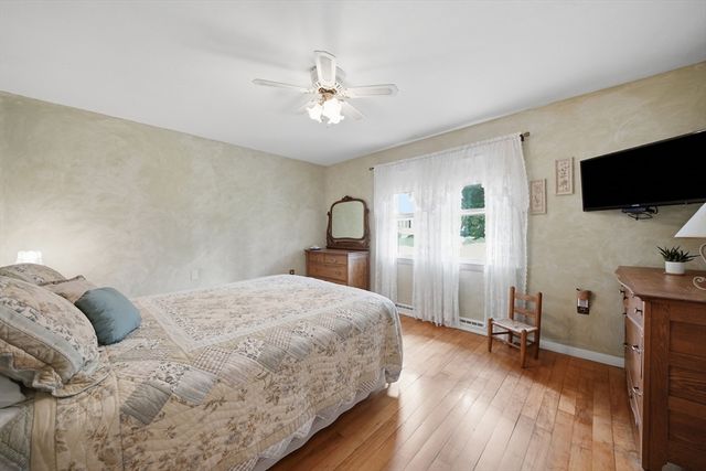 8 Otis Avenue, Salem, NH 03079