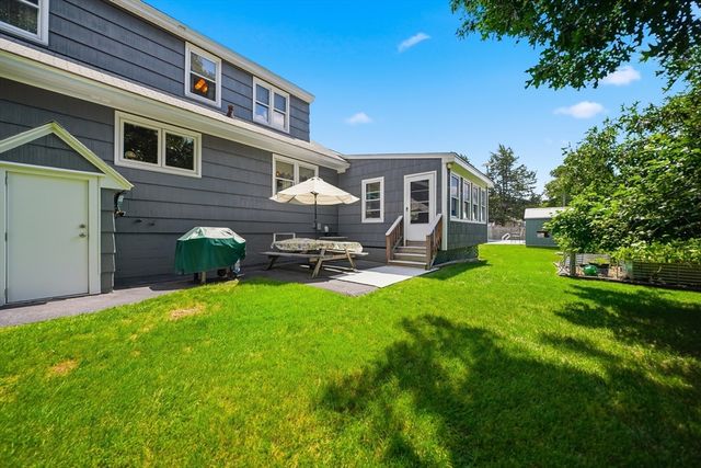 8 Otis Avenue, Salem, NH 03079