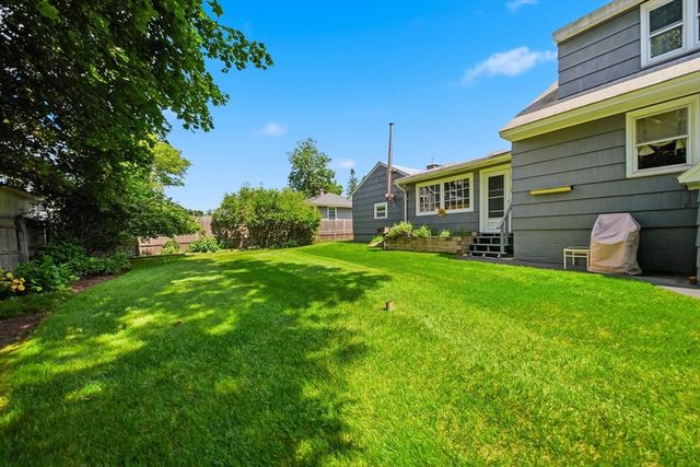8 Otis Avenue, Salem, NH 03079