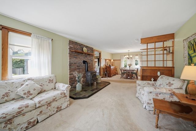 8 Otis Avenue, Salem, NH 03079