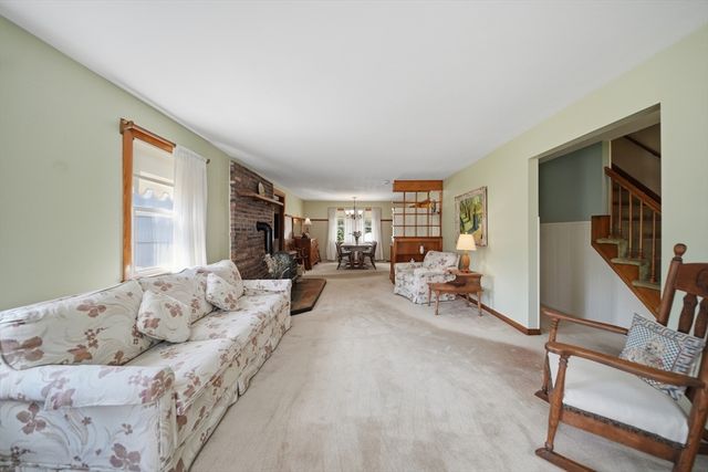 8 Otis Avenue, Salem, NH 03079
