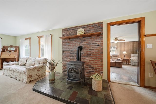 8 Otis Avenue, Salem, NH 03079