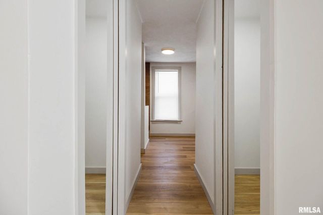 1510 S DIVISION Street, Carterville, IL 62918