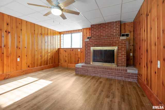 1510 S DIVISION Street, Carterville, IL 62918