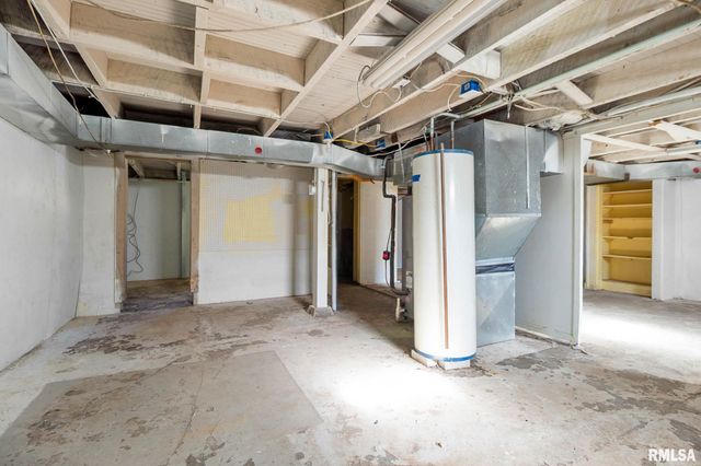 1510 S DIVISION Street, Carterville, IL 62918