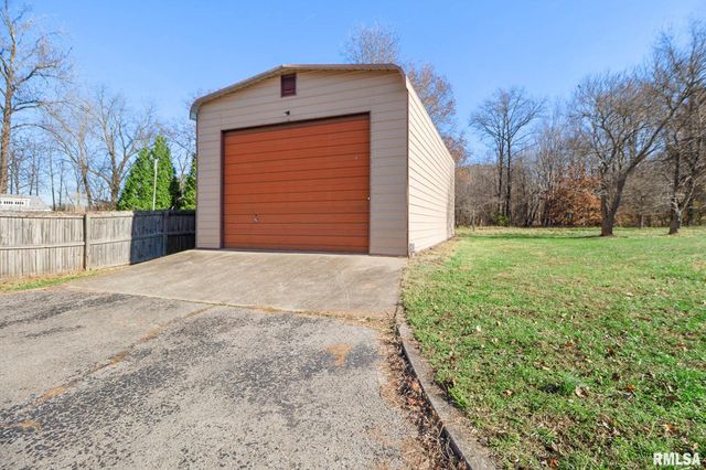 1510 S DIVISION Street, Carterville, IL 62918