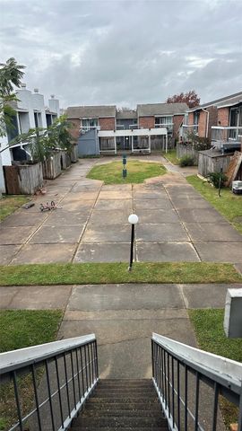 9550 Deering Drive 208, Houston, TX 77036