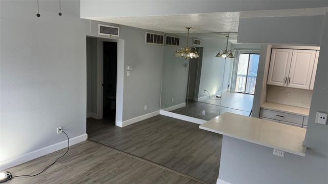 9550 Deering Drive 208, Houston, TX 77036