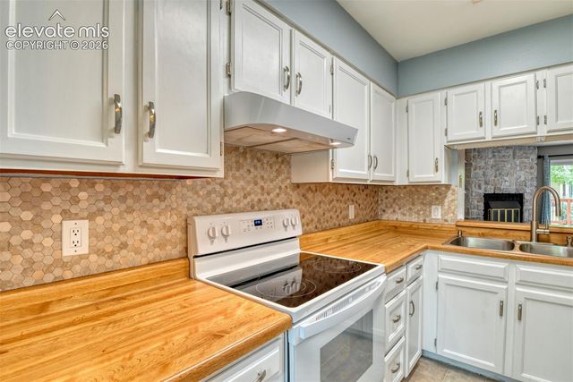 3374 Queen Anne Way, Colorado Springs, CO 80917
