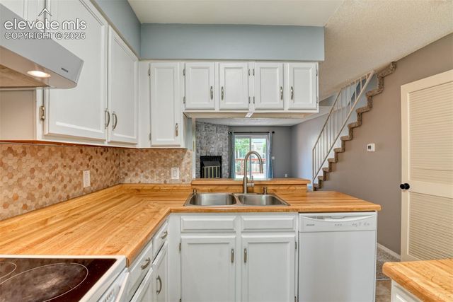 3374 Queen Anne Way, Colorado Springs, CO 80917