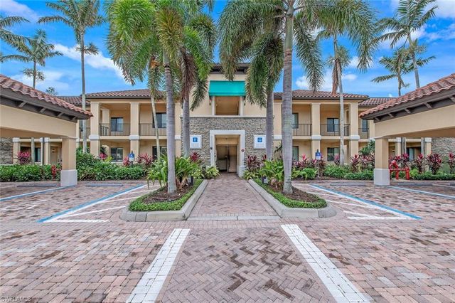 1035 SANDPIPER ST F-104, Naples, FL 34102